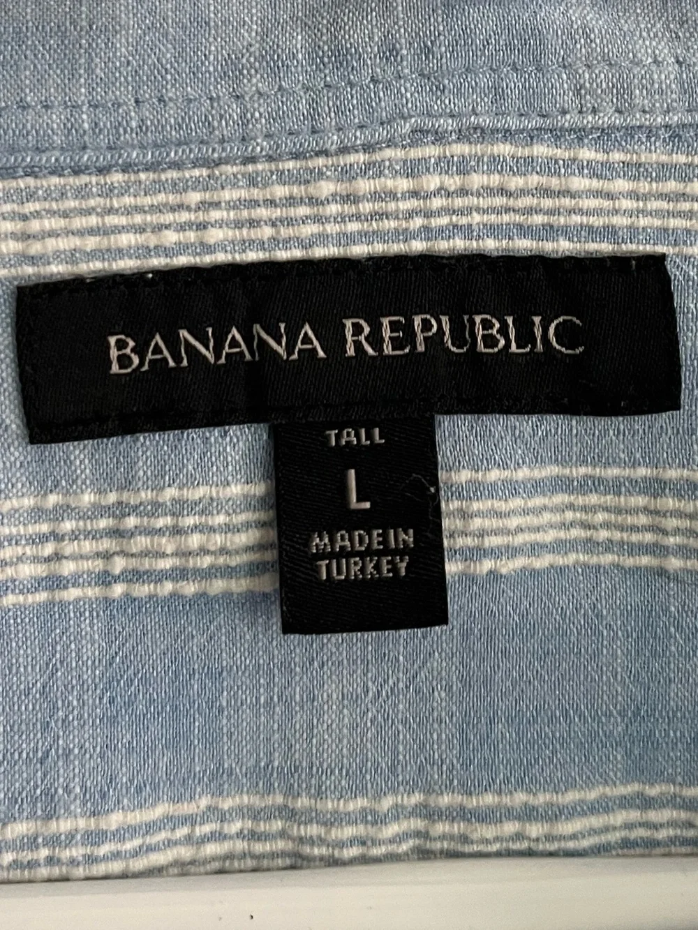 Banana Republic • Men's Light Blue Striped Short-Sleeve Shirt